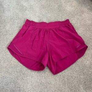 Lululemon Hotty Hot Low-Rise Lined Short 4” Ripened Raspberry Size 6